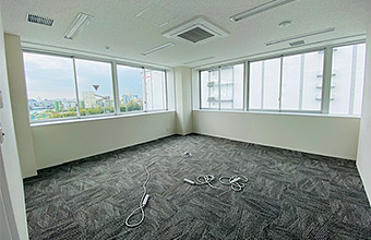 倉庫内部の写真