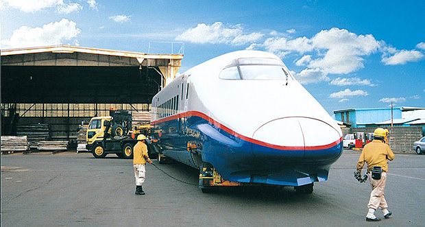 鉄道車両輸送サービス