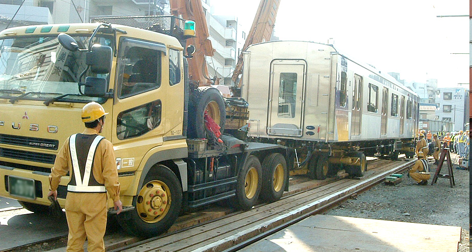 鉄道車両の輸送