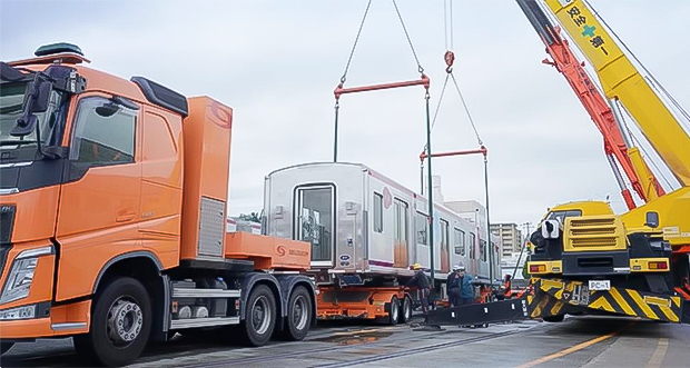 京王電鉄様の新型車両「2000系」輸送作業を担当しました！