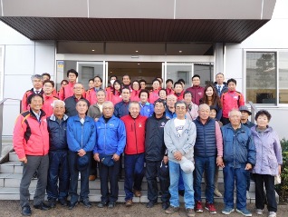 約40名の参加者の皆さまと記念撮影